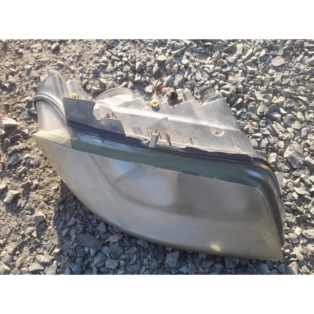 1El00835002 передняя правая  фара  Vw Passat B5 +