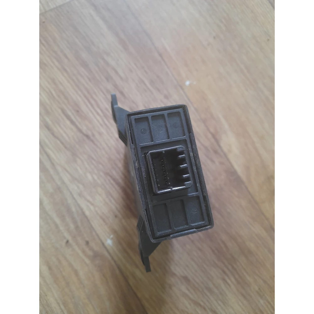 F005v00072 модуль имобилайзера  Mitsubishi Carisma