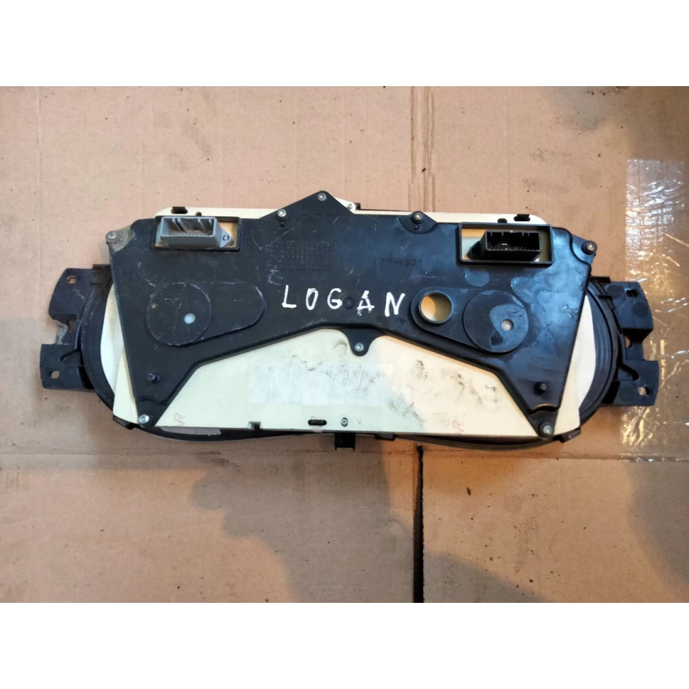 21677499-2 приборная панель Dacia Logan 1.6