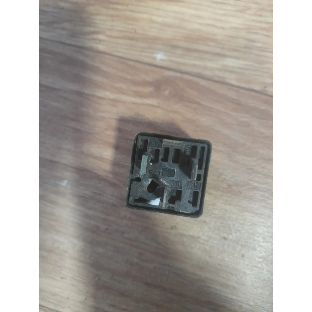 0332014152 реле Audi