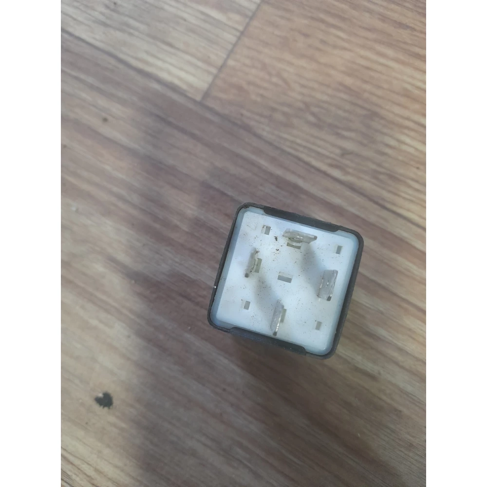 95vw8b658ka реле педали тормоза Vw Sharan