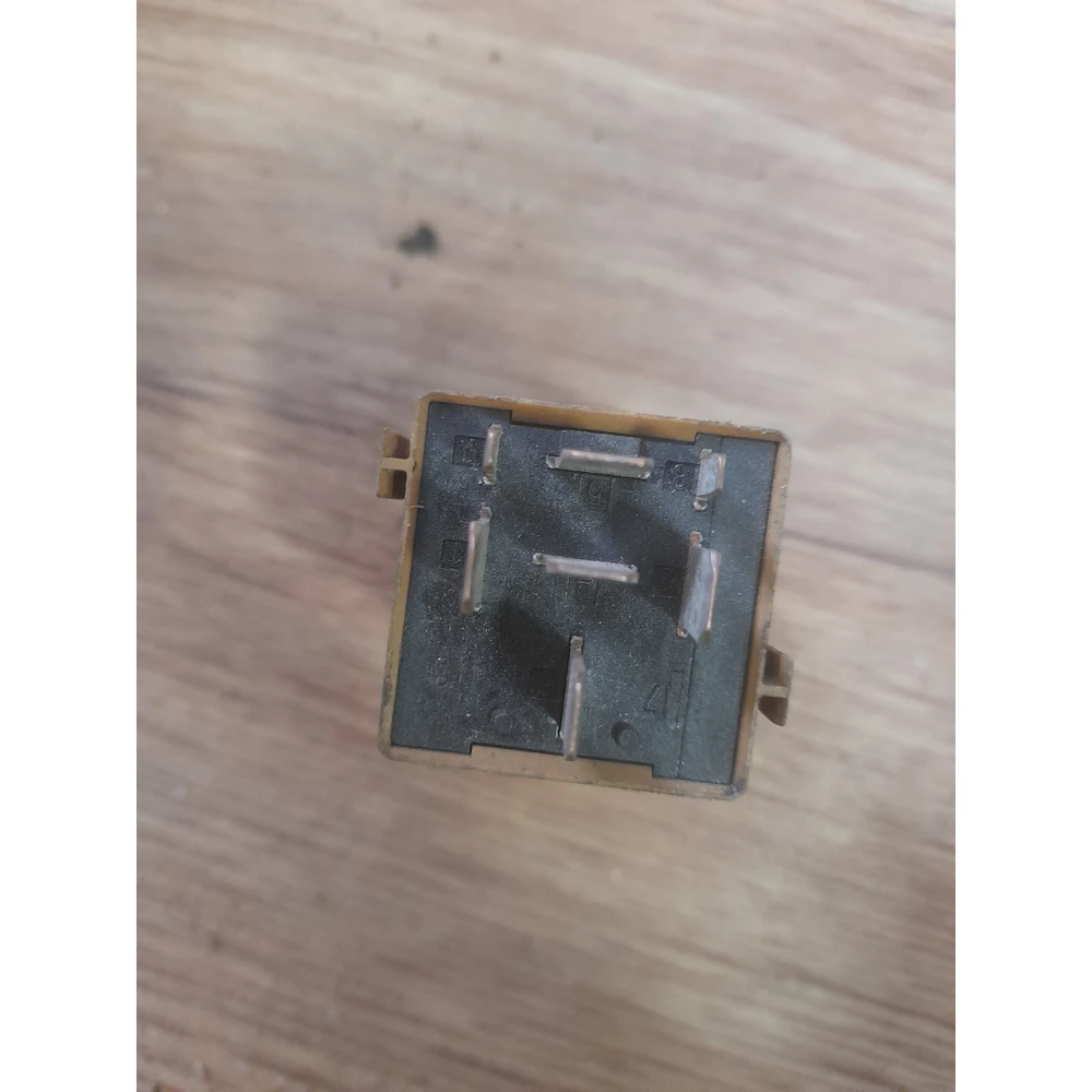 61368384505 реле дворников Bmw