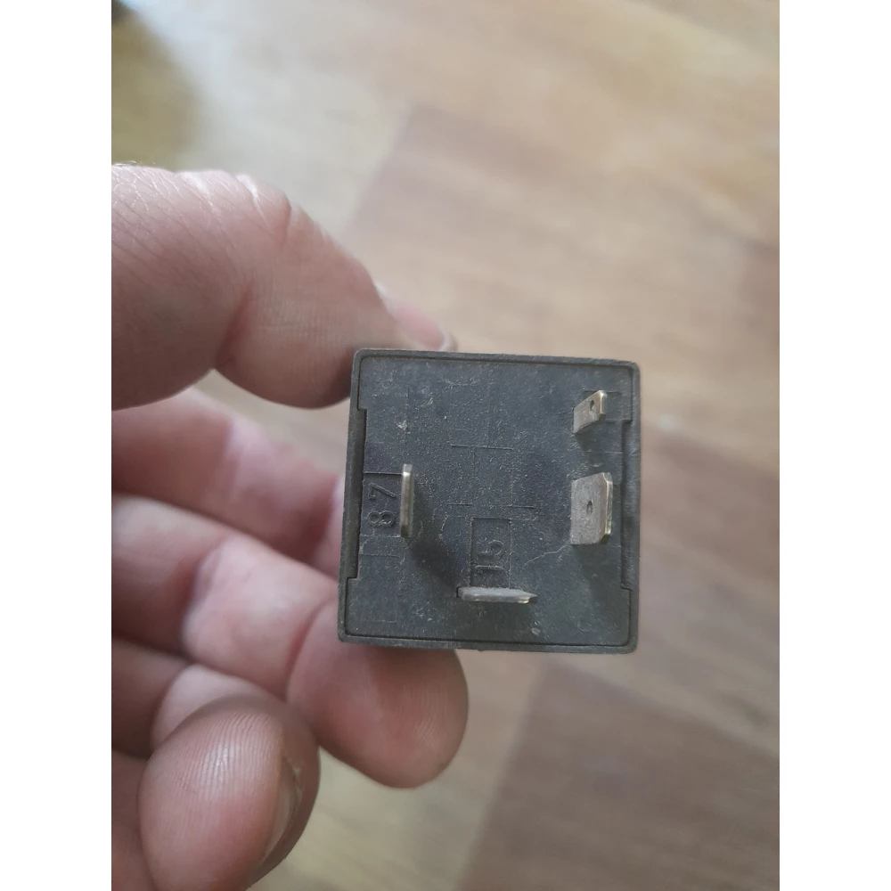 893906258 реле Volkswagen