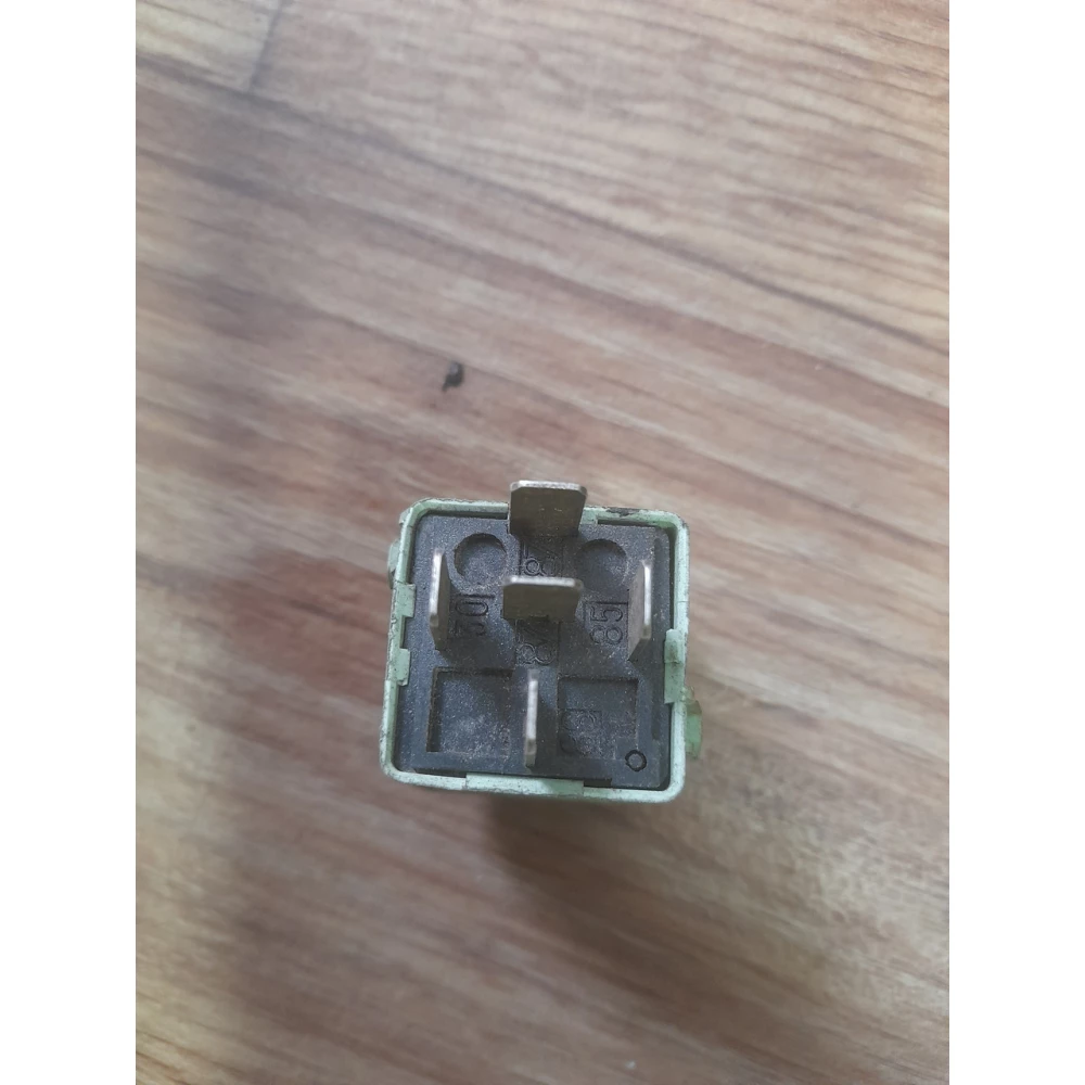 61368373700 реле поворотов  Bmw