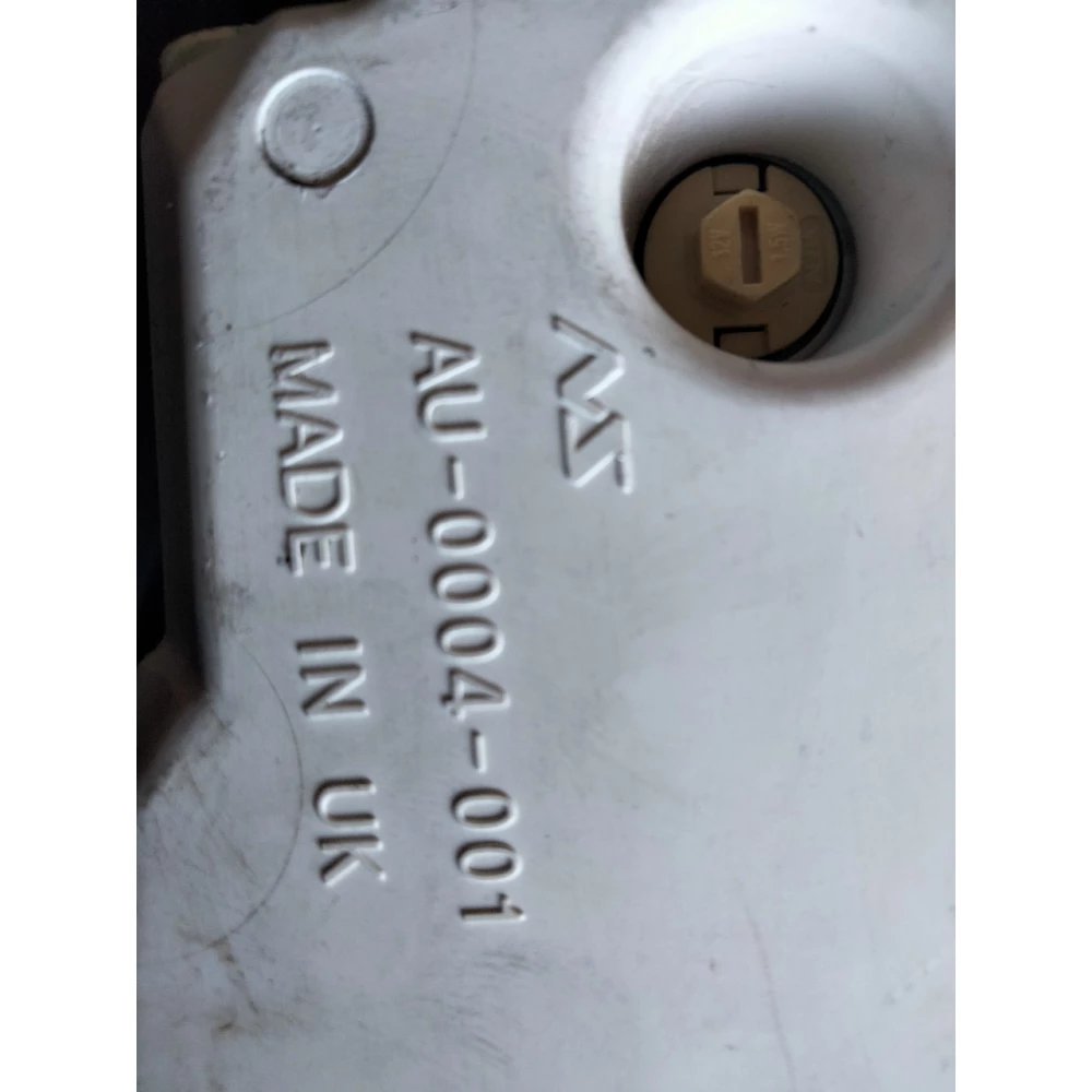 AU0004001 приборная панель Audi A4 B5 1.6 бензин