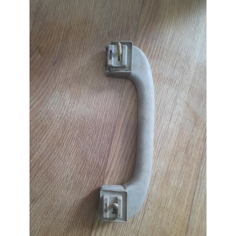 8227593 задняя правая ручка потолка Bmw E34