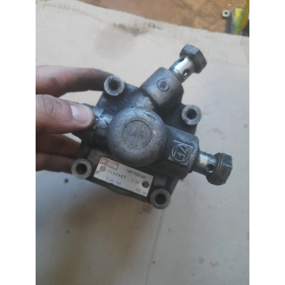 7681955261 насос гур  Bmw E34