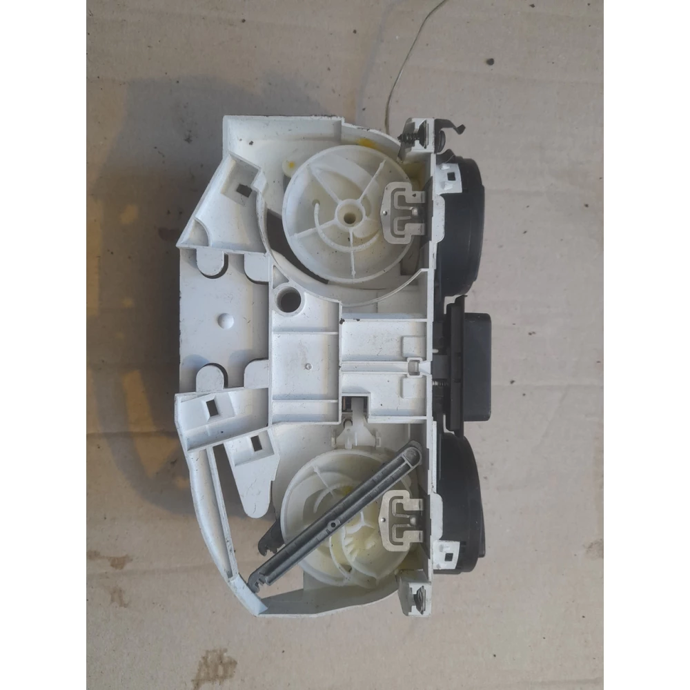 8l0819045a блок управления  печкой Ауди