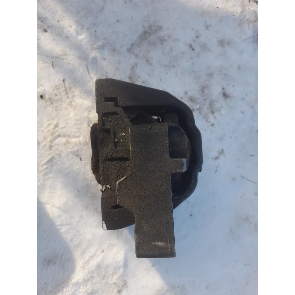 1K0199262BB

 правая подушка двигателя Vw Golf 4 1.9