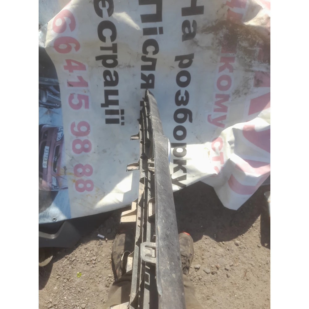 321853653Nрешотка  радиатора Vw Passat B2