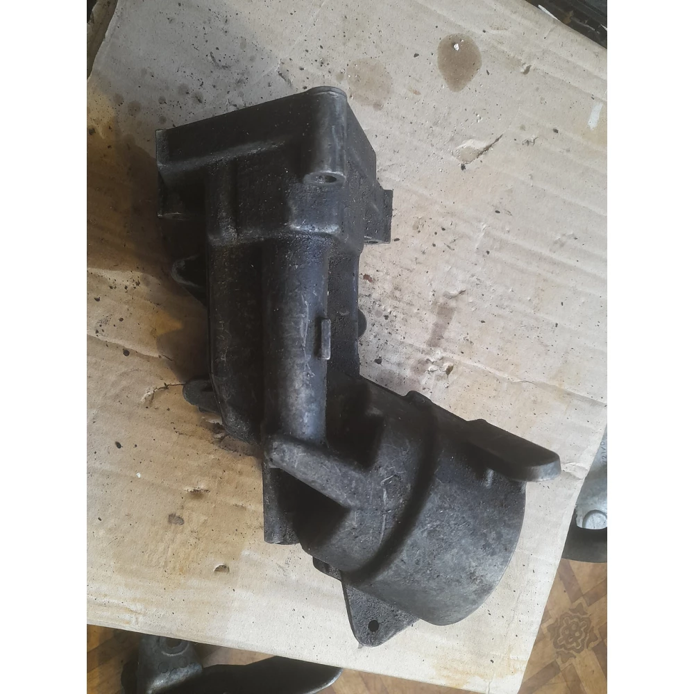 67271293 кронштейн  масляного  фильтра  BMW E39