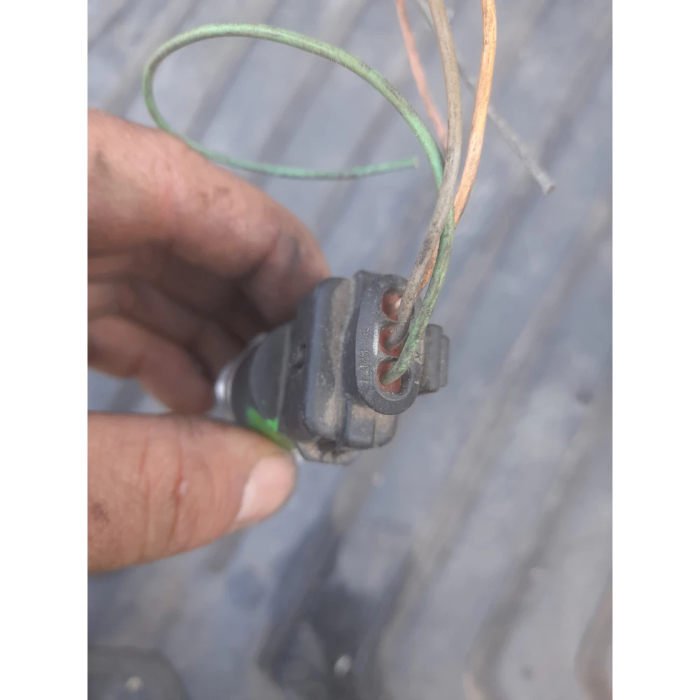 0281002405 Bosch   датчик давления  топлива