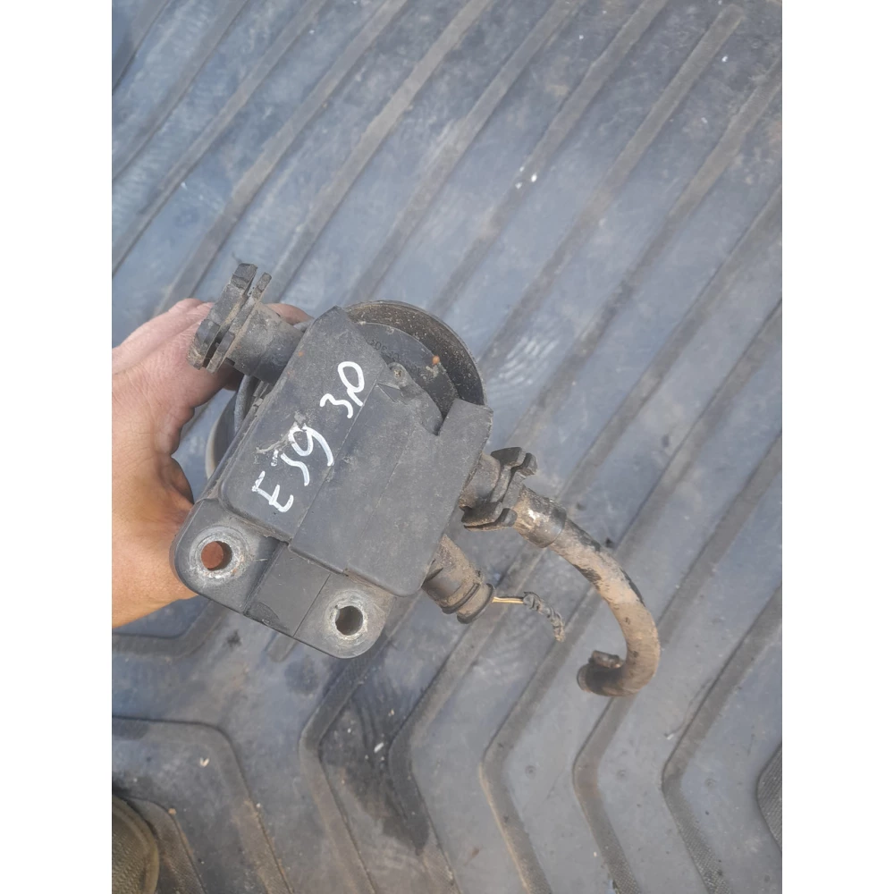 2248278 корпус топливного  фильтра  BMW