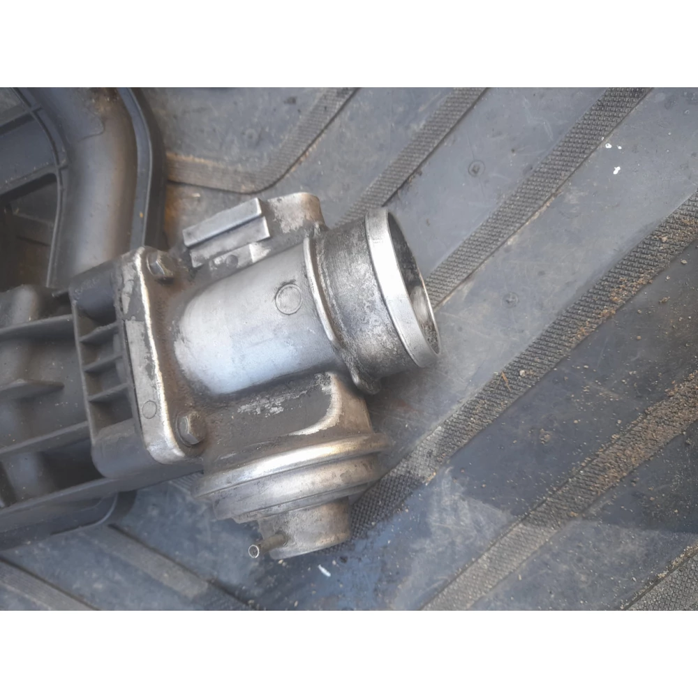 2246145

 клапан ЕГР Bmw E39 2.5