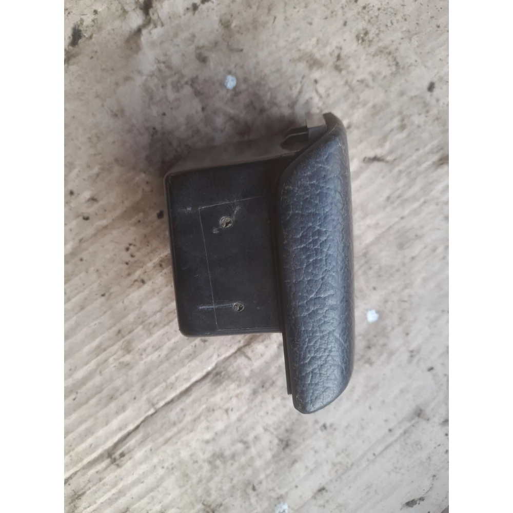 90379202 задняя пепельница Opel Omega B