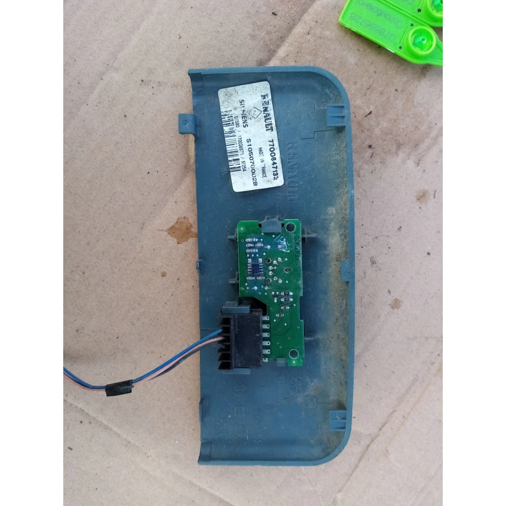 7700847133 Датчик сигнализации Renault Scenic 1