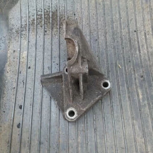 Изображение товара -  Кронштейн лапа крепления гидропидселителя Opel Vectra B 1.6 90502771