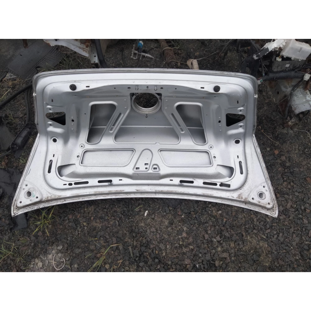 3С5827025H Кришка багажника Vw Passat B6 седан