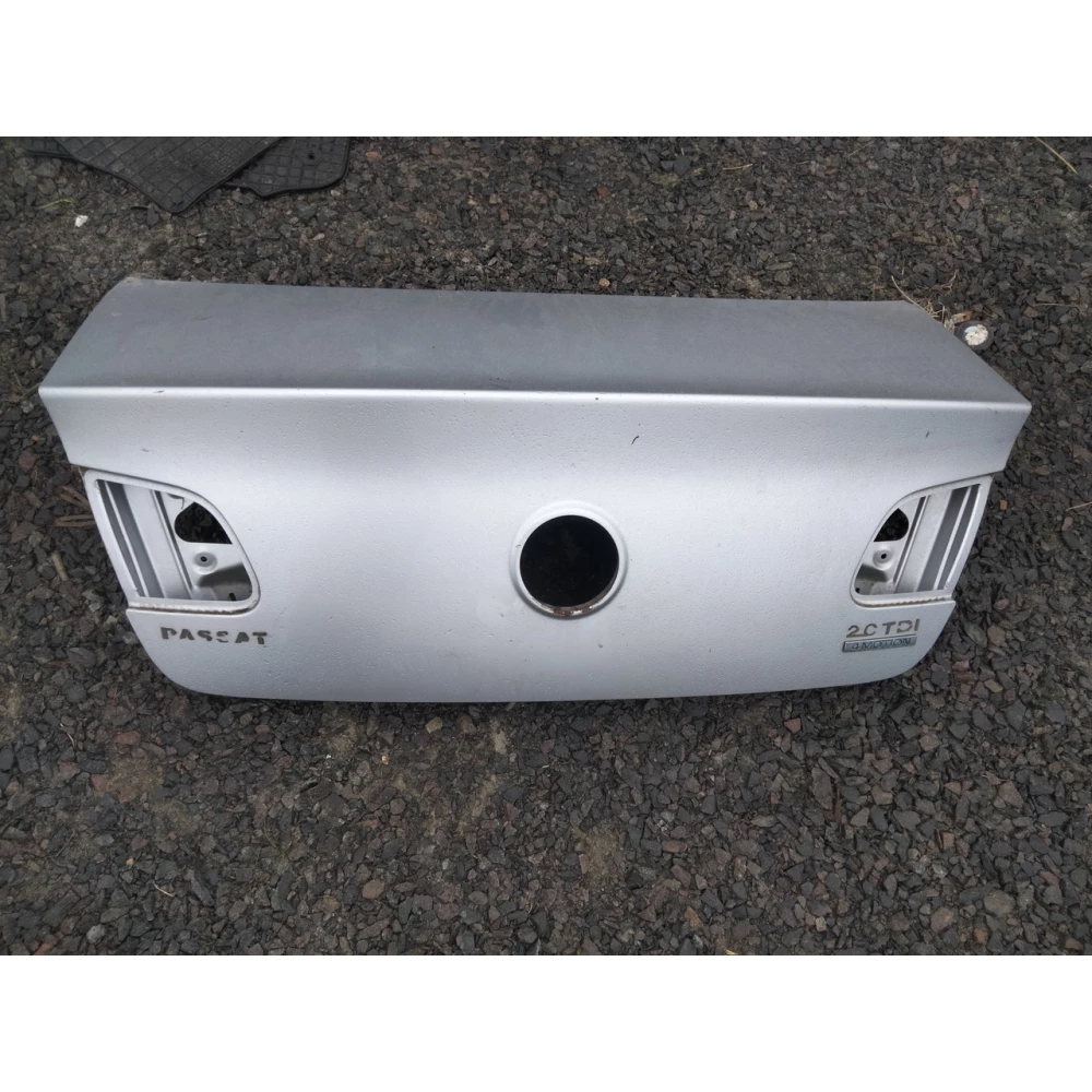 3С5827025H Кришка багажника Vw Passat B6 седан