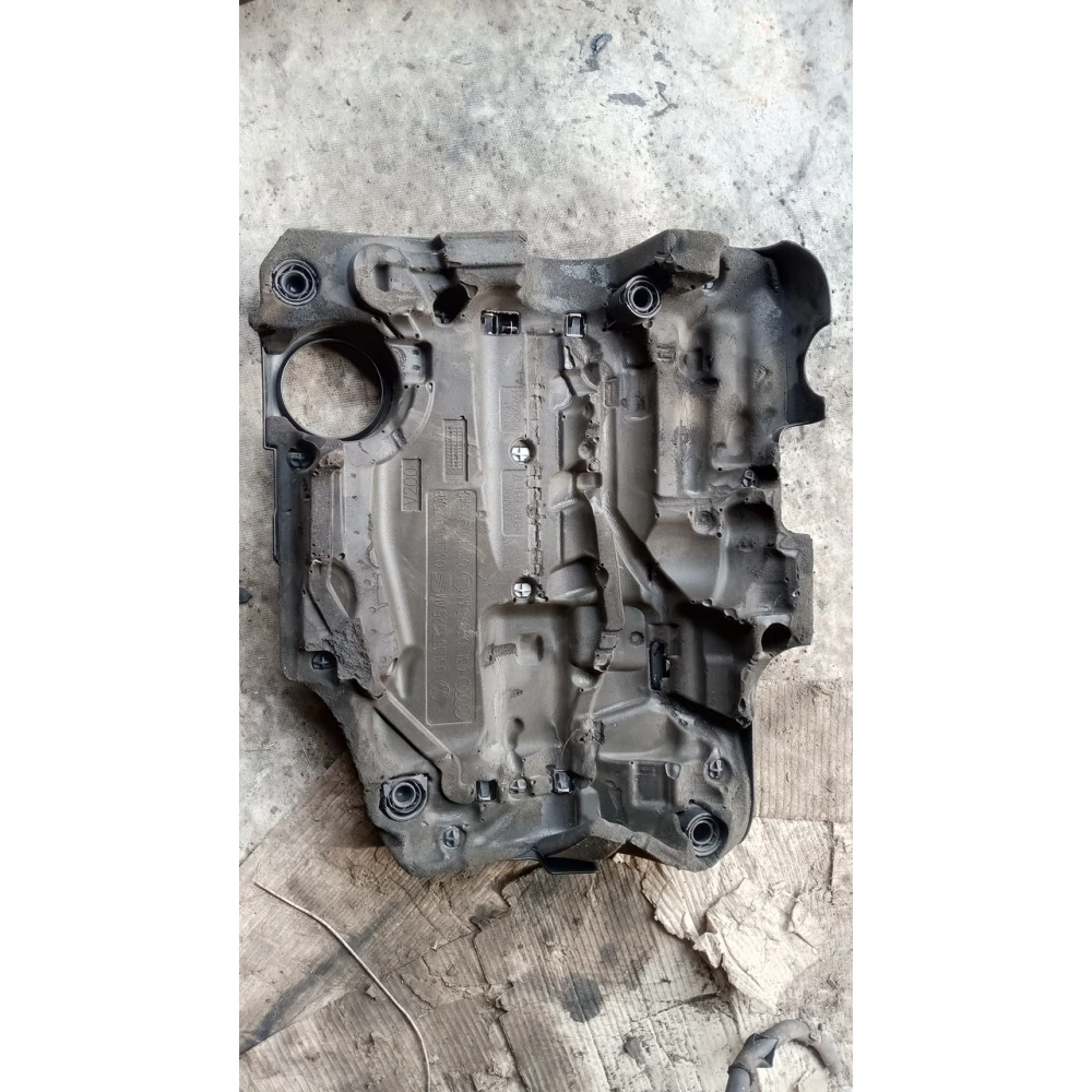 03l103925l декоративная кришка  двигателя VW Passat B6 2.0