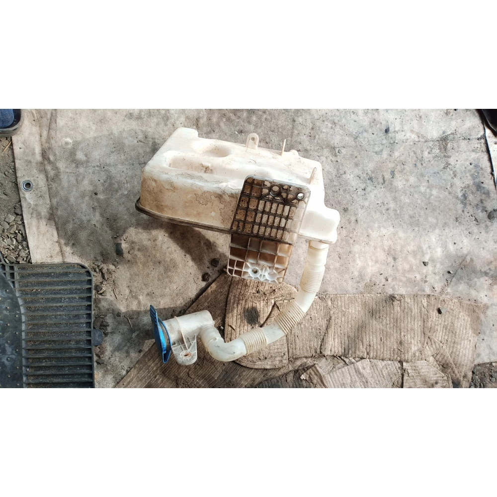 1k0955453
Бачок обивателя скла VAG