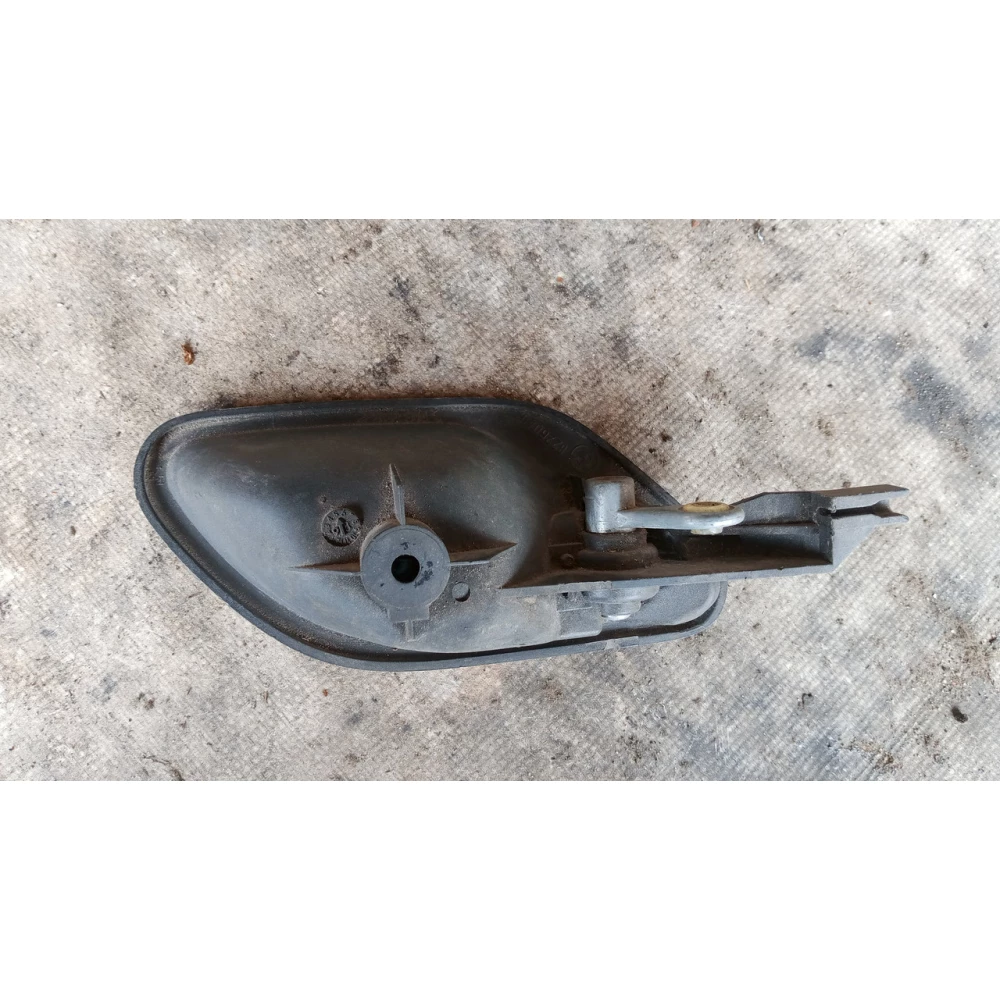 8226049 внутриняя левая ручка двери BMW e39