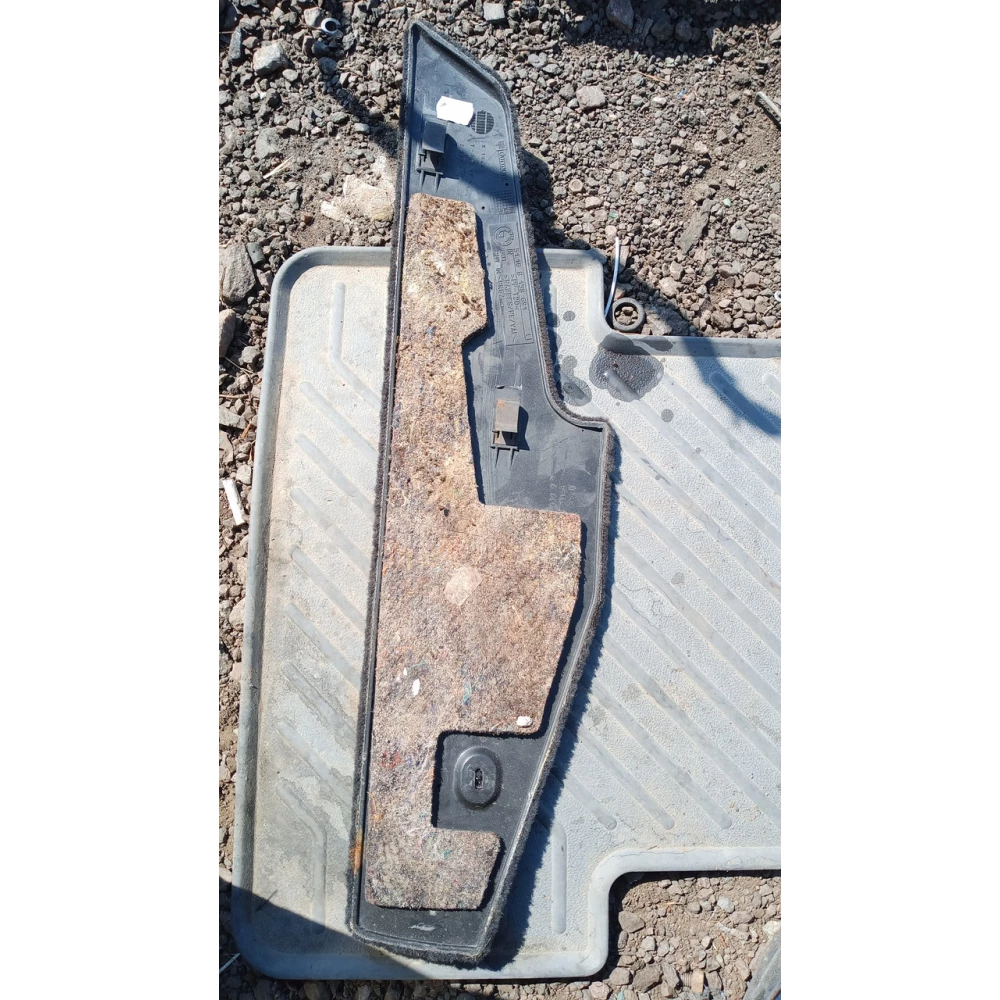 51168159691 передня левая накладка консоль Bmw E39