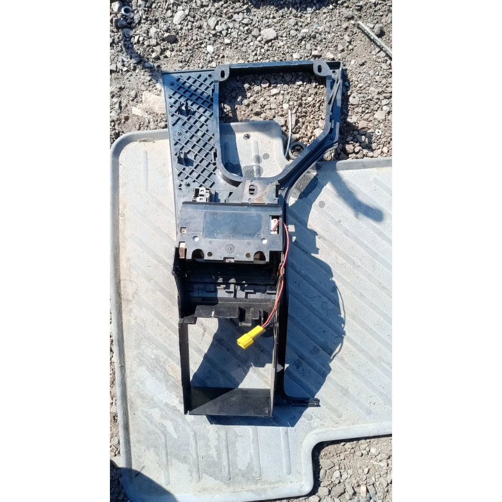 8196979 центральна консоль Bmw E39