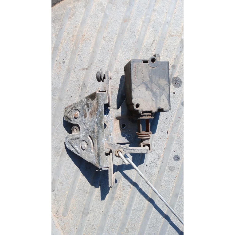 51248172177 замок кришки багажника Bmw E39 седан