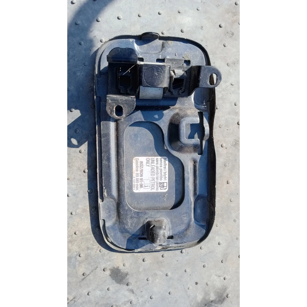 2122599b лючок бензобака Bmw E39