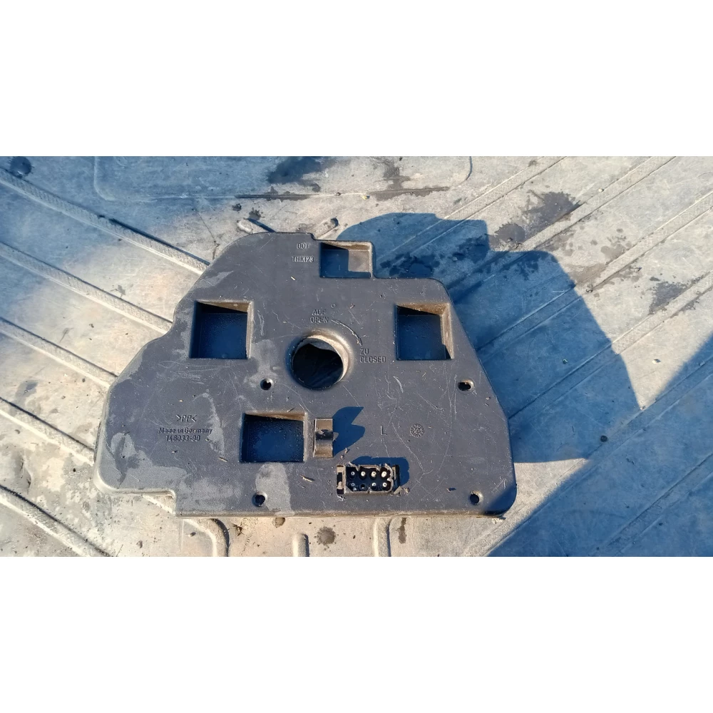 8363565 задняя левая плата фонаря Bmw E39