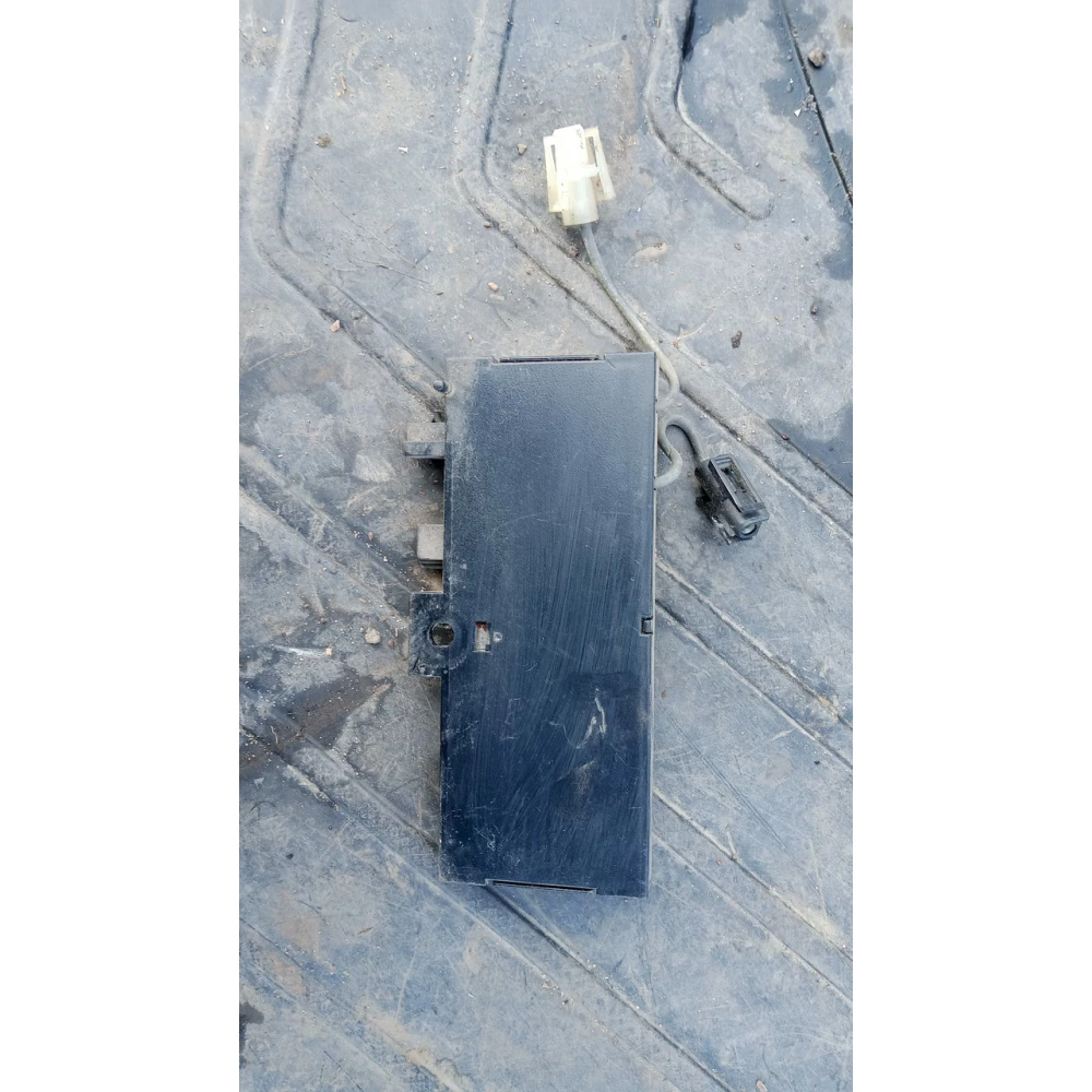 8364083 уселитель антени Bmw E39