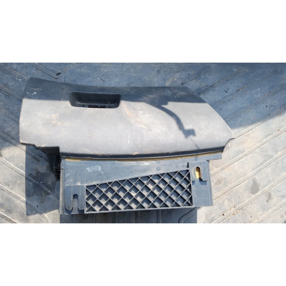 51168167693 бардачок Bmw E39