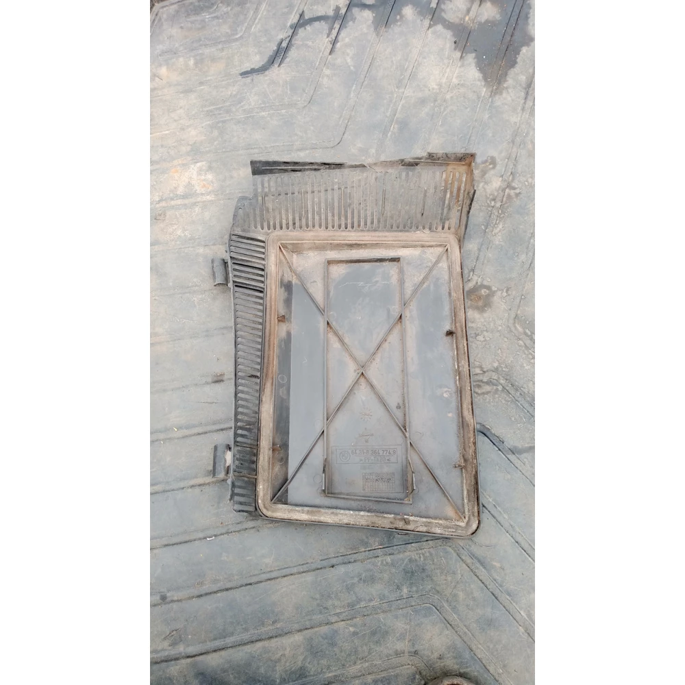 643183647749  кришка салонного фильтра Bmw E39