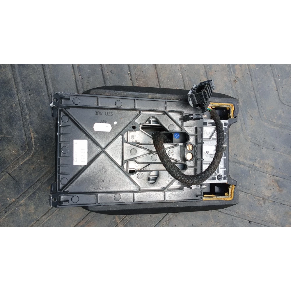 804033 подлокотник Bmw E39