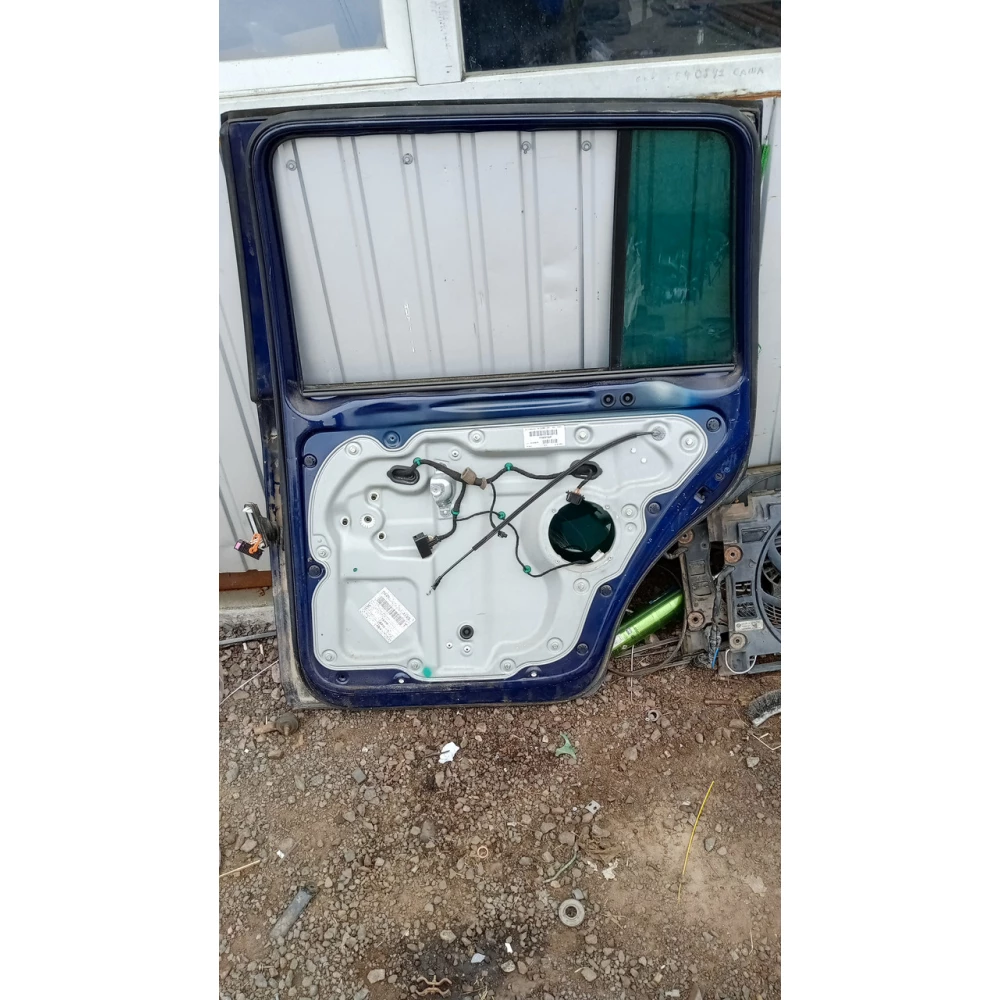 1T0839730h задняя правая дверь Vw Touran