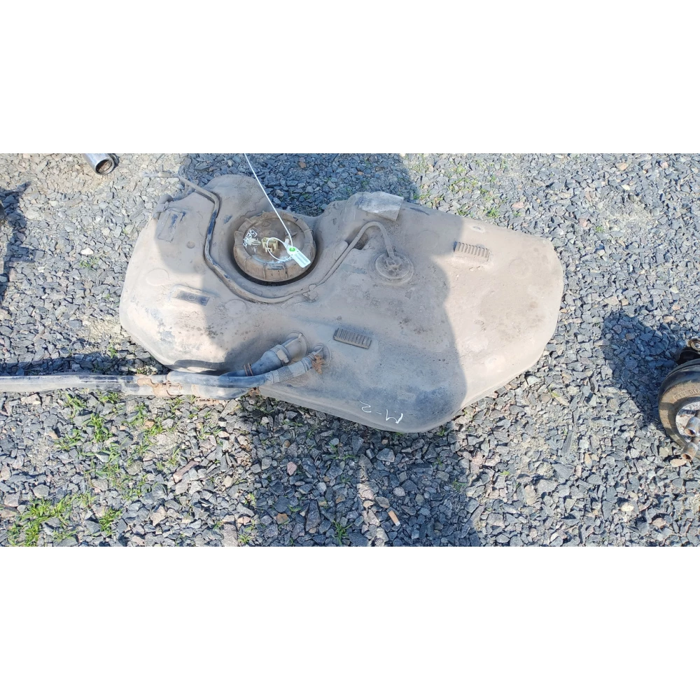 D65142100 топливной бак  Mazda 2 хетч бензин