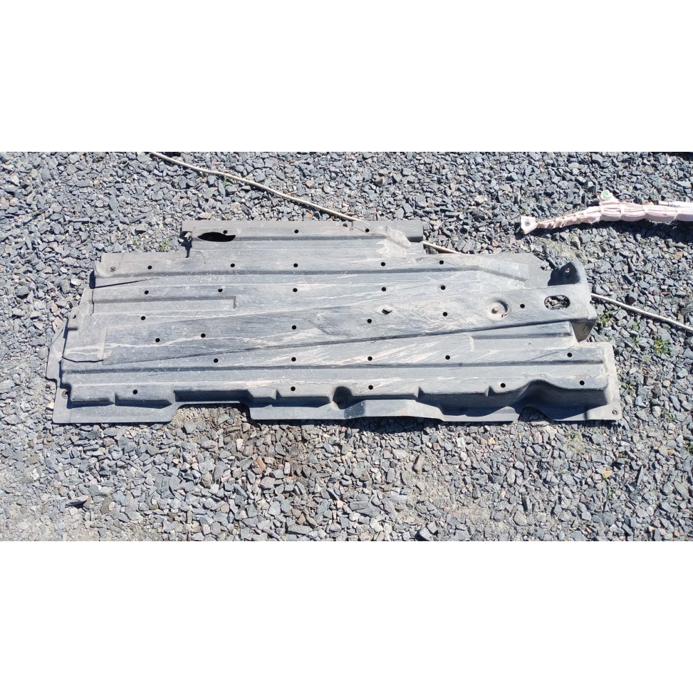 D07a56343 правая защита днища Мазда 2