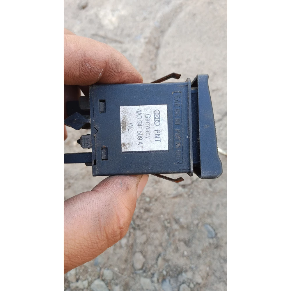 4a0941509a кнопка аварийки Ауди А6с4