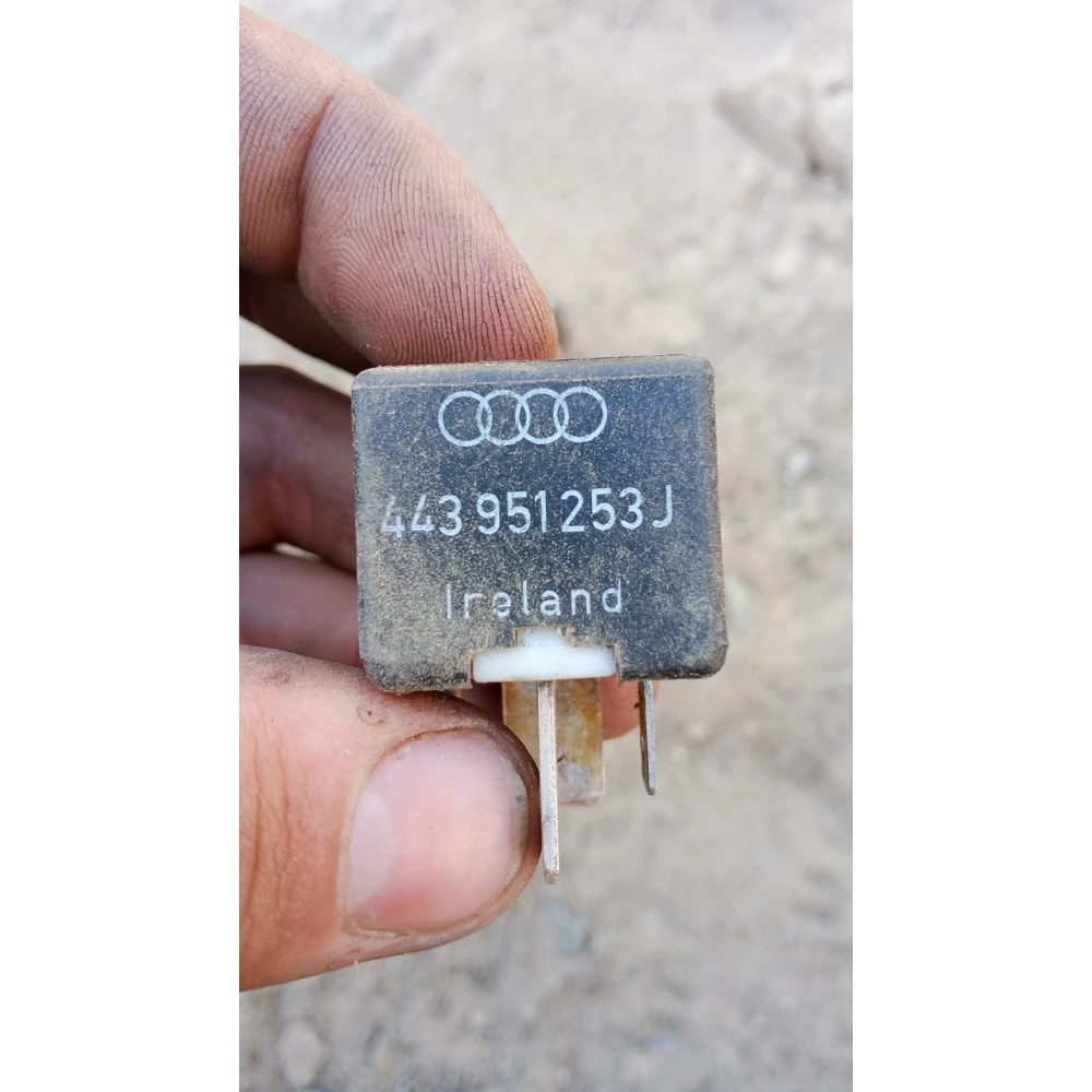 Реле Volvo 9441158, 8D951253,61361388911