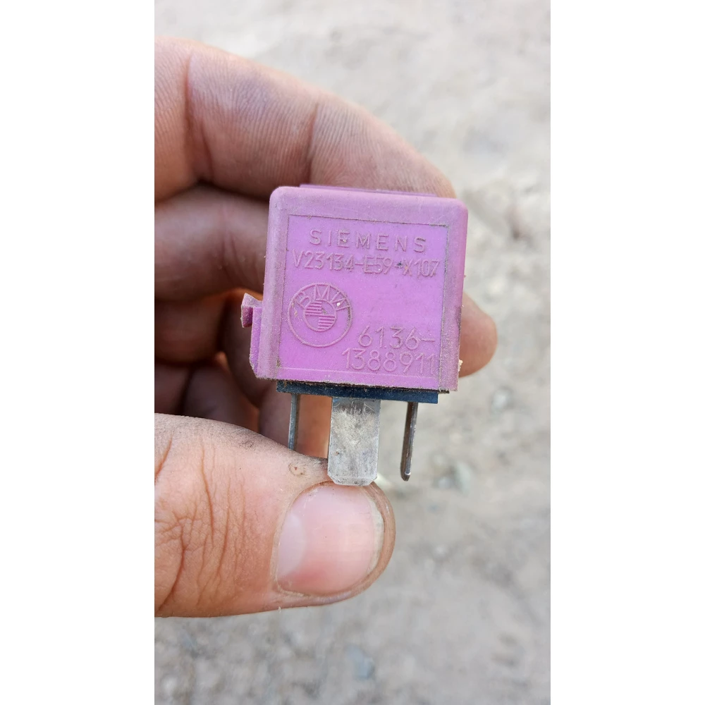 Реле Volvo 9441158, 8D951253,61361388911