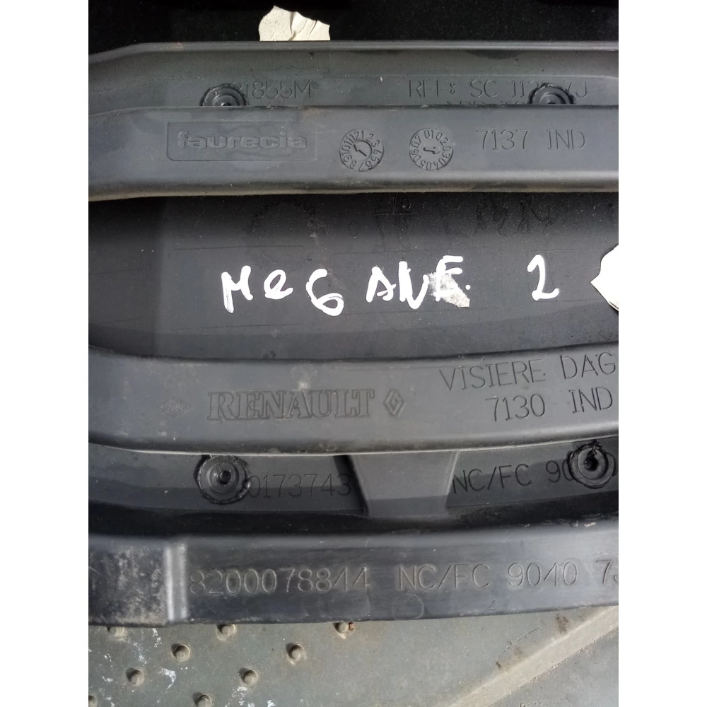 8200078844 Накладка спидометра на панель Renault Megane 2.