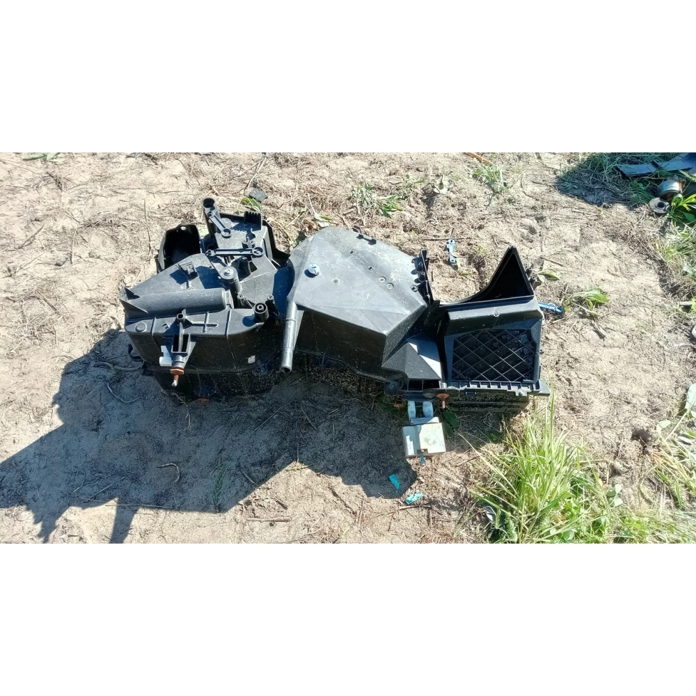 1j1820010A корпус печки Шкода Октавия