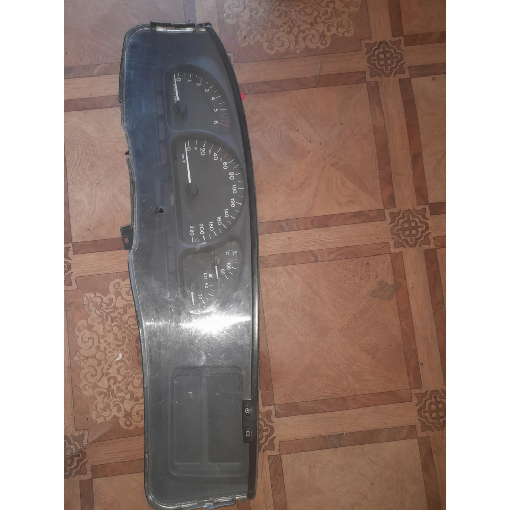 90504242BD приборная панель Opel Vectra B 1.7D