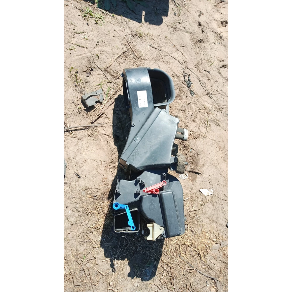 8D1820005E корпус печки Vw Passat B5