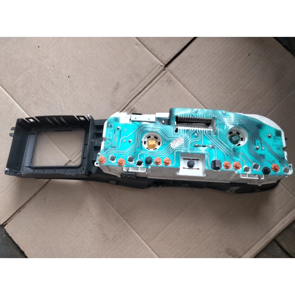 90569739JN приборная панель Opel Vectra B 2.0 DTI