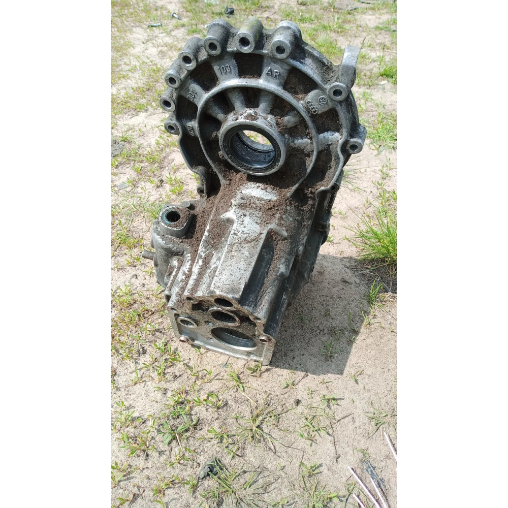020301103AR корпус КПП Vw Golf 3