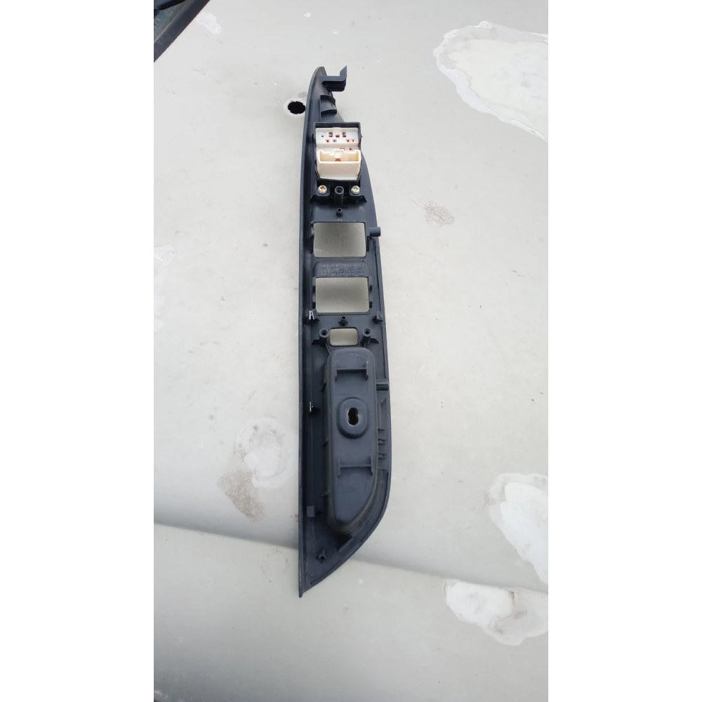 Gj6a684l6 левий пластик дверной карти Мазда 6