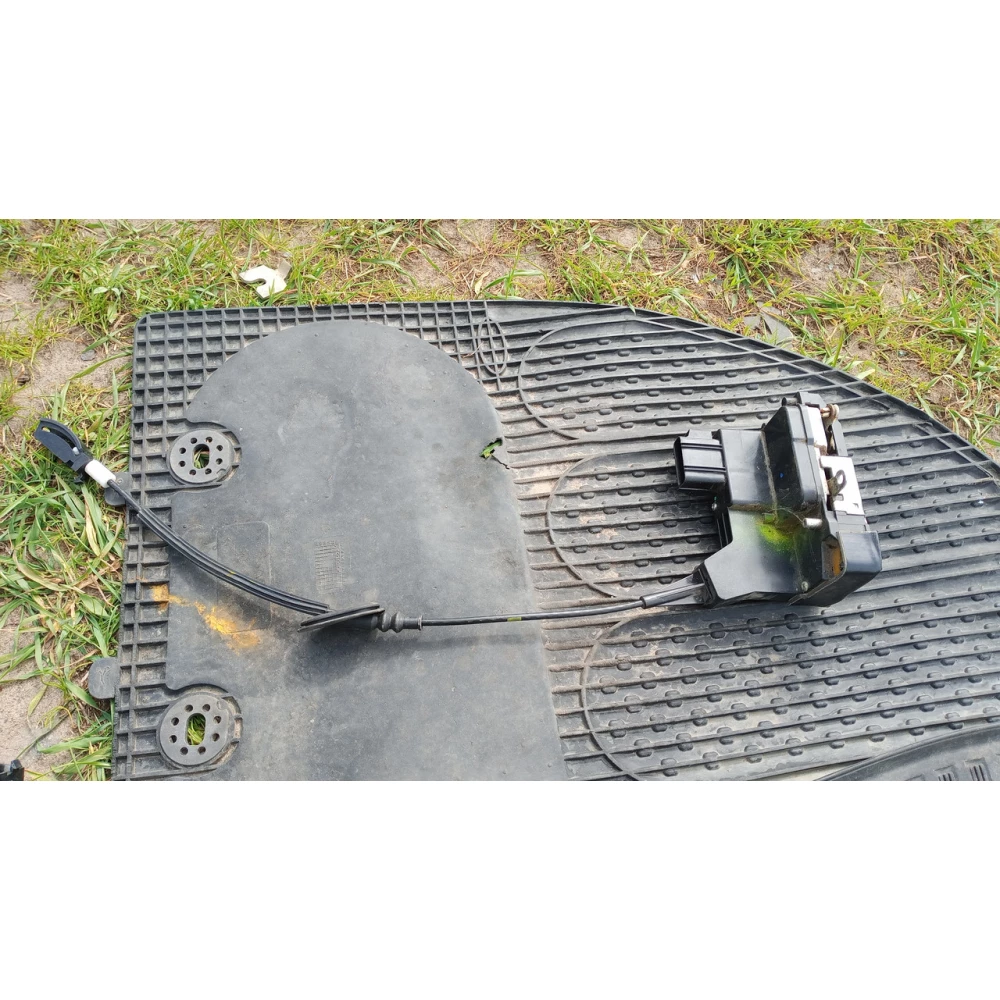 2s6aA21812AJ передний левий замок Форд Фиеста