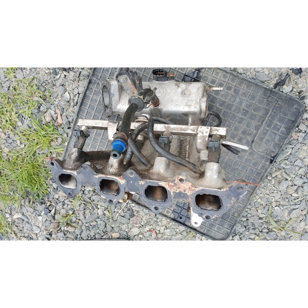 10788516CB впускной колектор взборе Geely Mk 2